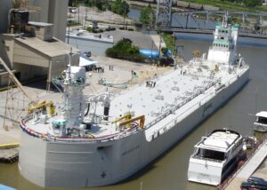 A custom ship unloader from MHE in action